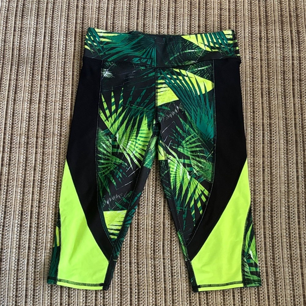 Febletics women size 4 Capri Tropical Green